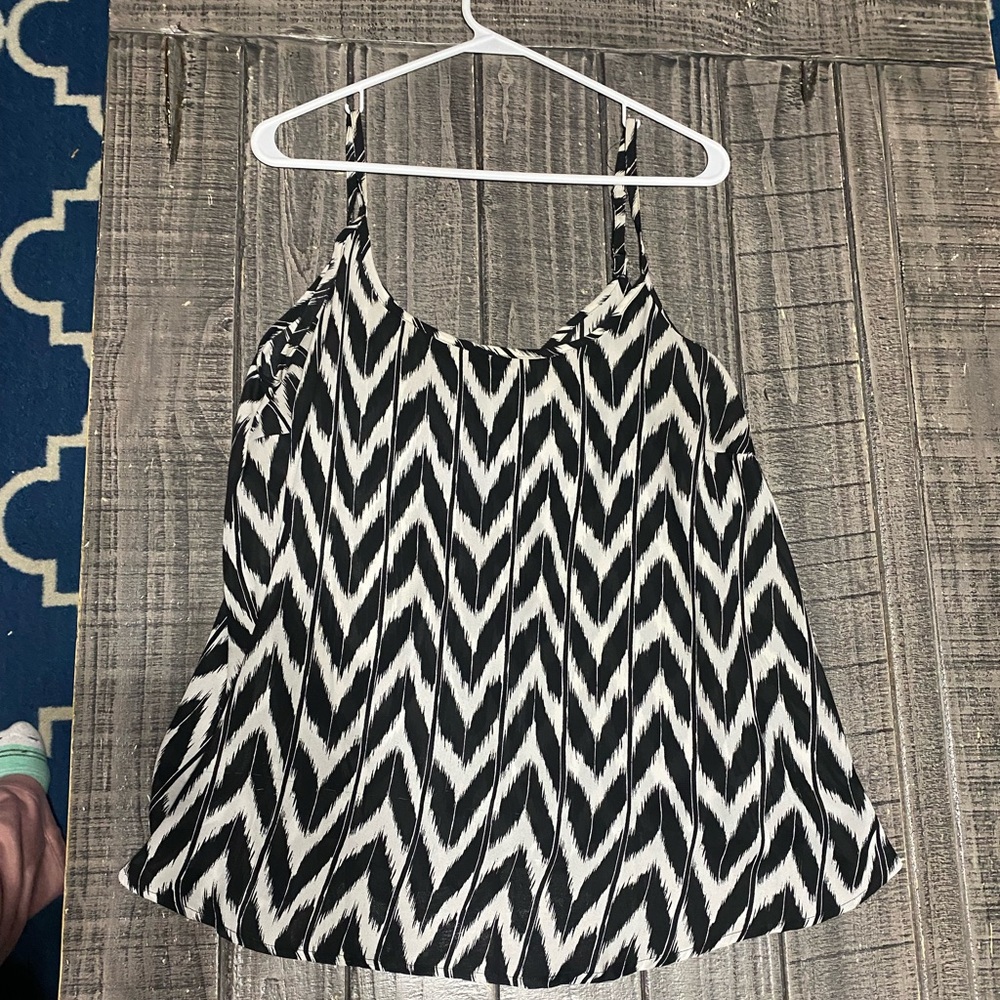Apt 9 flowy tank